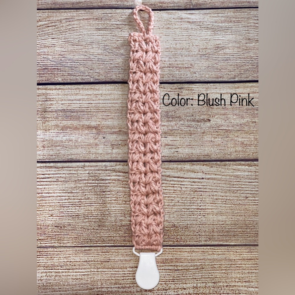 Pacifier clip